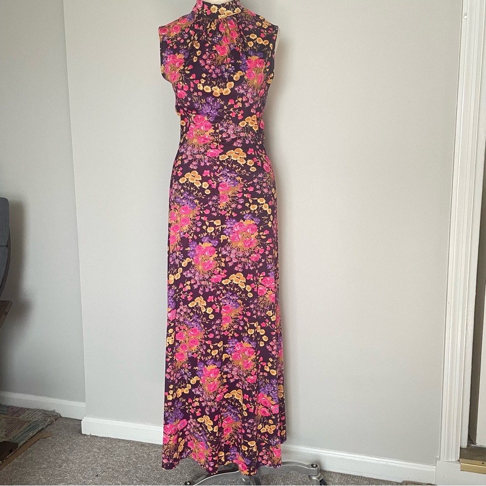 Vintage burgundy floral sleeveless high neck maxi dress
